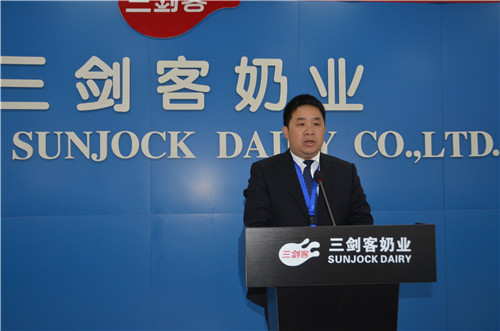 河南三劍客奶業(yè)有限公司的營(yíng)銷總監(jiān)史運(yùn)濤