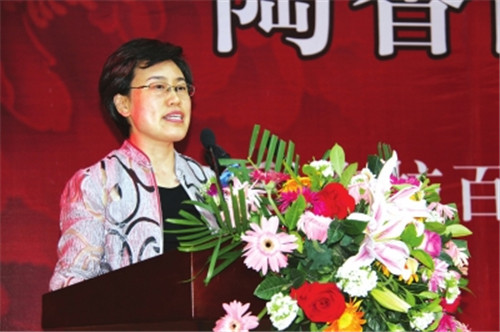 洛陽(yáng)市委常委、組織部部長(zhǎng)，洛陽(yáng)市關(guān)心下一代工作委員會(huì)主任陳向平致辭