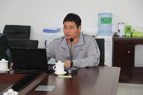 體育組王富超老師發(fā)言