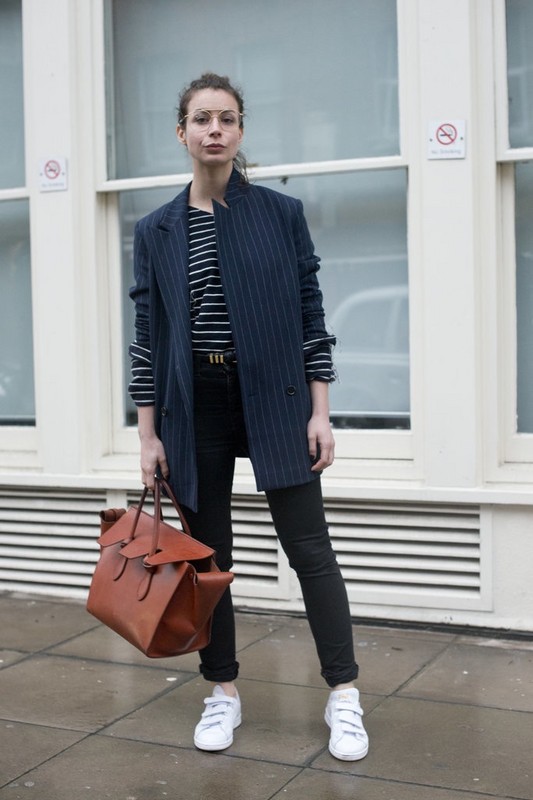 簡約風(fēng)職場(chǎng)女性穿搭 黑白灰也可以不無聊