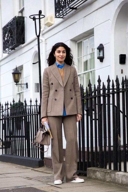 簡約風(fēng)職場(chǎng)女性穿搭 黑白灰也可以不無聊