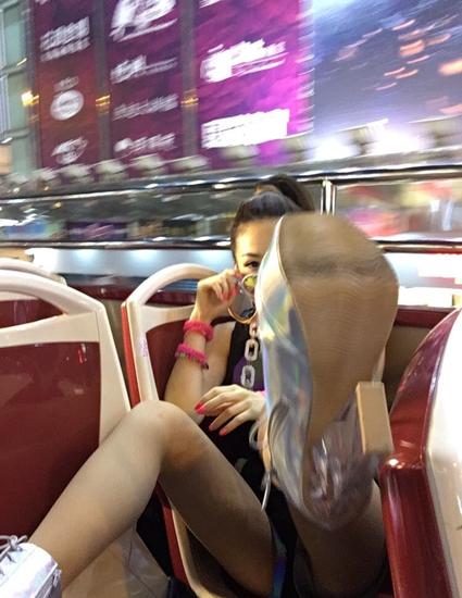 鄧紫棋鐘愛(ài)的銀色驢蹄鞋