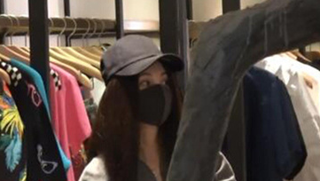 網(wǎng)曝姚笛獨自逛街顯落寞 網(wǎng)曝姚笛獨自逛街顯落寞