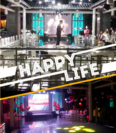 現(xiàn)場(chǎng)布置，好華美，好浪漫哦！