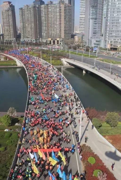 鳴槍開炮，奔跑吧，寶貝！