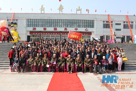 周迪見(jiàn)面會(huì)全體合影