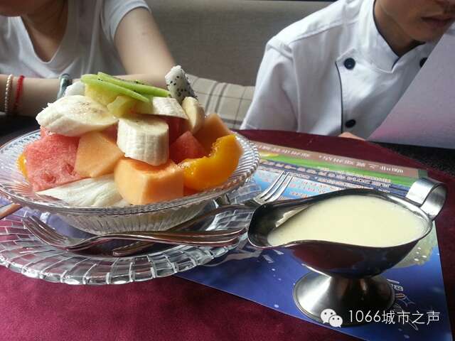 水果沙拉。真材實(shí)料。