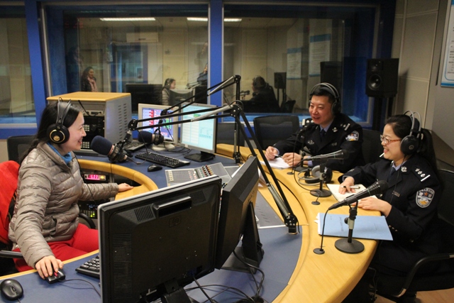 110報(bào)警臺(tái)警官做客《成長(zhǎng)心連心》