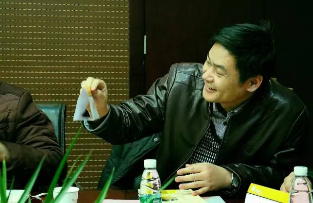 孫躍青 鄭州市公交公司車(chē)長(zhǎng)，首屆河南十大影響力公職人員獲獎(jiǎng)?wù)? oldsrc=