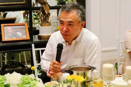 就藝術(shù)品投資收藏、人工智能、基因檢測等話題，劉東曉博士一一做了分析講解。