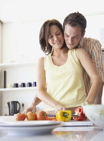 反其道而行，也對(duì)他若即若離