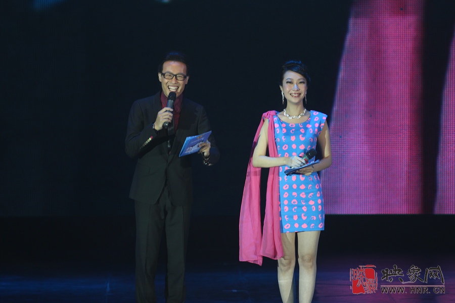 現(xiàn)場主持人雨晨、小糖