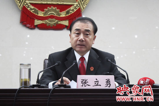 省高院院長張立勇說，全省法院一定要堅定為農(nóng)民工討薪的立場不動搖