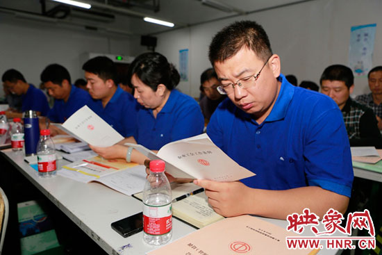 5月15日上午，全國(guó)總工會(huì)送教到基層-富士康工會(huì)干部（河南站）培訓(xùn)班在富士康鄭州科技園開(kāi)班。