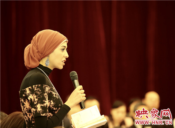 外國記者現(xiàn)場(chǎng)提問