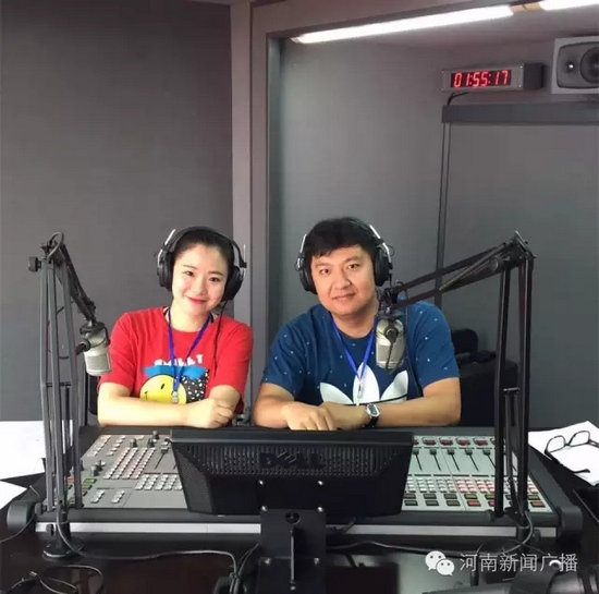 河南新聞廣播主持人趙凱、田羽全程現(xiàn)場直播