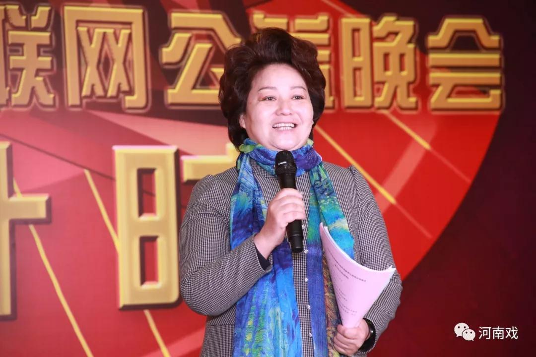 總導(dǎo)演、國家一級導(dǎo)演張建萍介紹尋找稀有劇種傳承人以及目前活動推進(jìn)情況