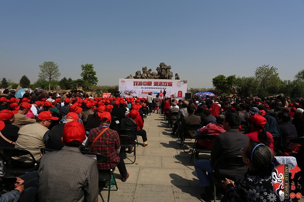 現(xiàn)場(chǎng)坐滿了來自鄭州、洛陽(yáng)以及洛陽(yáng)周邊縣市的戲迷朋友
