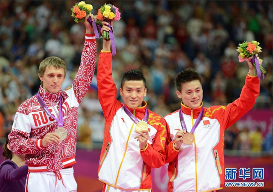 男子蹦床董棟如愿問鼎 俄羅斯摘銀陸春龍第三 男子蹦床董棟如愿問鼎 俄羅斯摘銀陸春龍第三