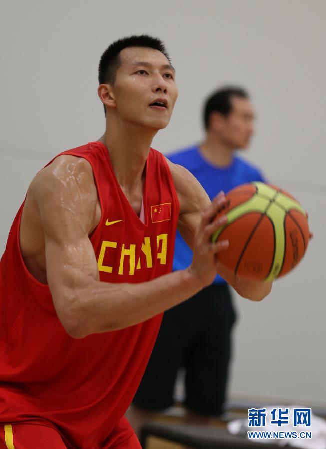 中國男籃進行首次適應性訓練 中國男籃進行首次適應性訓練