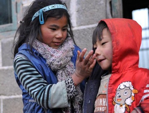 “最堅(jiān)強(qiáng)留守女童”：9歲撐起一個家