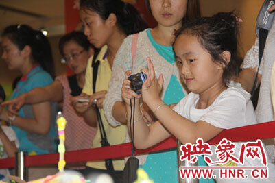 來一個(gè)近景吧，我的攝影可不是白學(xué)的