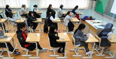 　藝術(shù)生不僅需要專業(yè)課優(yōu)秀，文化課成績也必須達(dá)標(biāo)