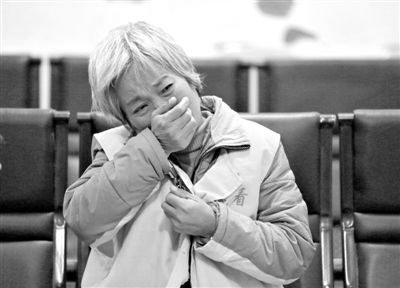 11月20日，河南省鹿邑縣法院，武文英涉嫌故意殺人被審。