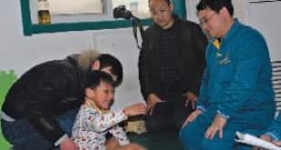 廣電全媒體第三次往返焦作接腦癱患兒來(lái)鄭治療