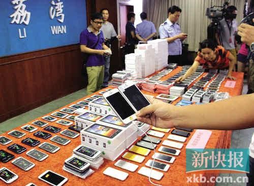 ■假冒手機(jī)。新快報(bào)記者曾泓/攝