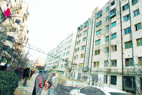 鄭州市瑞達路啟明村小區(qū)一戶居民家中（紅圈標示處），天然氣發(fā)生爆炸。