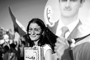 1日，土耳其民眾游行支持巴沙爾政權(quán)。新華社發(fā)