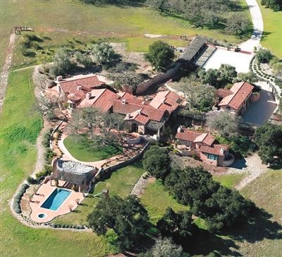 據(jù)稱這就是鄧文迪與布萊爾私會的“默多克牧場”。