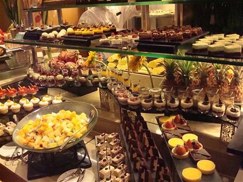 還怕吃不回本？7招教你吃垮自助餐