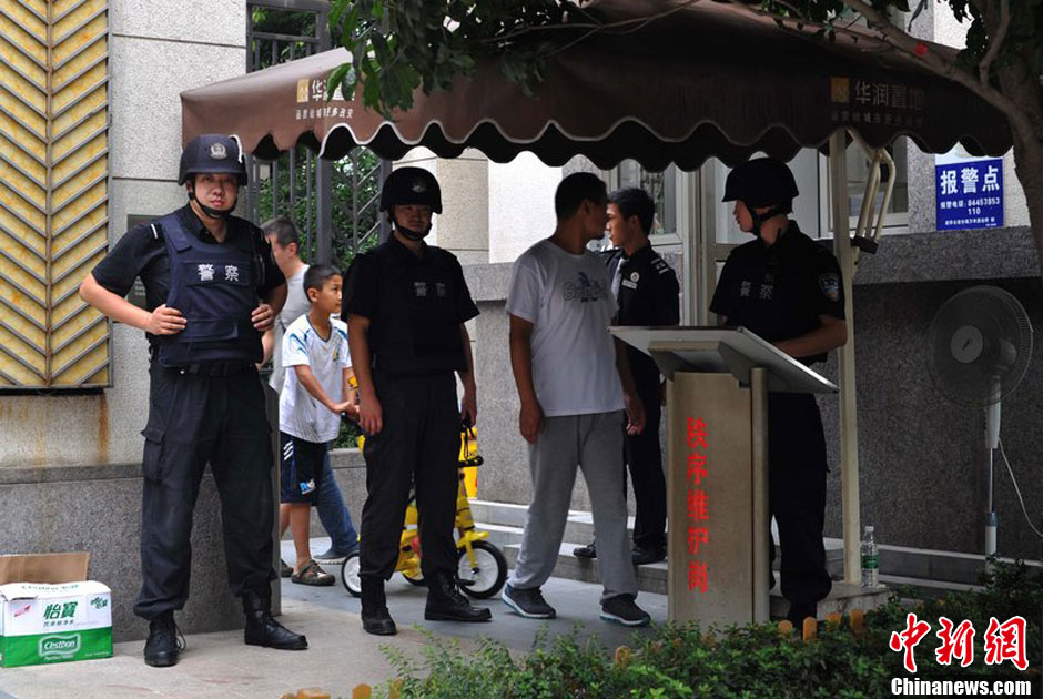 7月31日，成都成華區(qū)二十四城小區(qū)發(fā)生警匪槍戰(zhàn)。