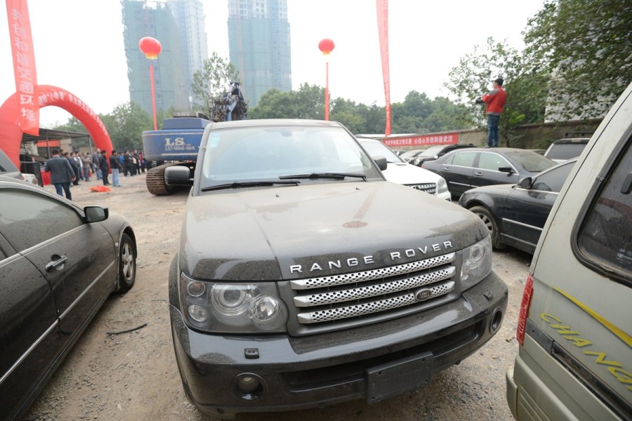武漢銷(xiāo)毀四千余萬(wàn)元奔馳寶馬路虎等車(chē)