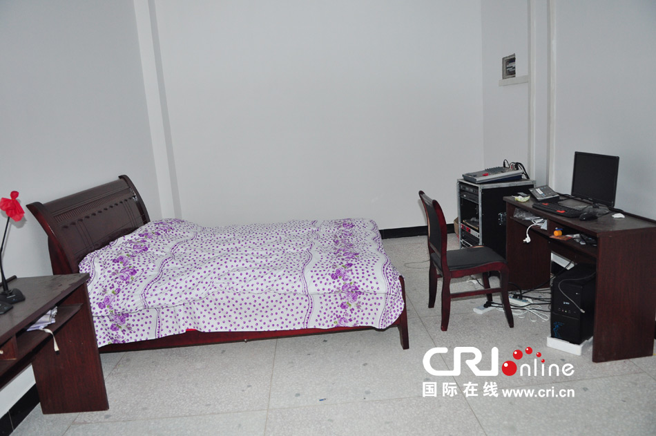 2013年10月21日，長沙云蓋村欠債千萬新建的豪華村部樓。