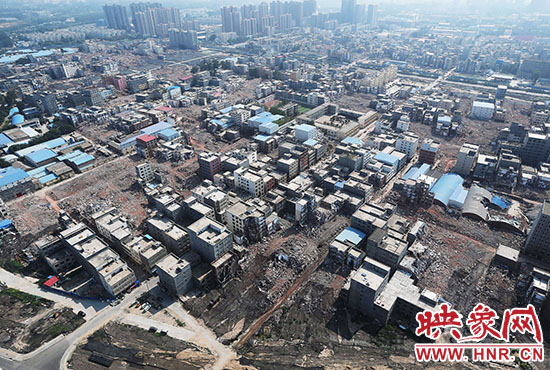 震驚！航拍鄭州城中村拆遷 宛如“地震災(zāi)區(qū)”