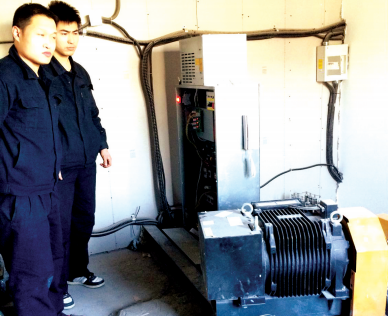 等不來維保人員，賓館另找人檢修電梯