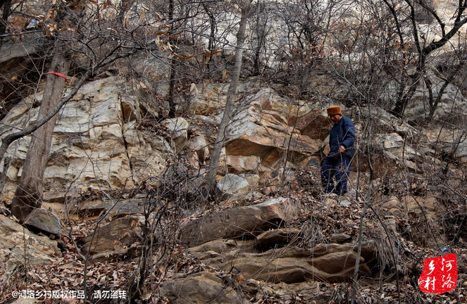 出家人打架，少見;出家人打架還用嘴咬，更是稀罕。嵩山后山一處人跡罕至的半山腰，就住著這樣一位奇葩的出家道士。