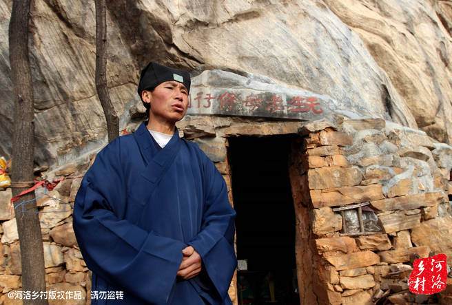 在這個山洞住多久，他沒有時間表，他說要看自己的內(nèi)心，修行夠了就離開，如果需要繼續(xù)修行，就從這里“安老病死