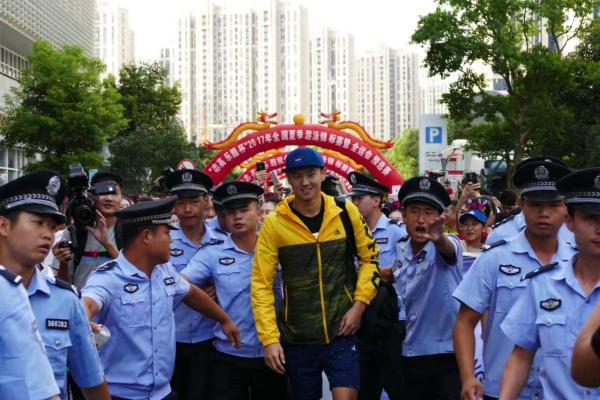 寧澤濤一人帶火一座城:粉絲包場酒店爆滿