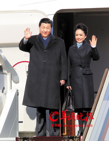國家主席習(xí)近平首次出訪俄羅斯，夫人彭麗媛陪同。