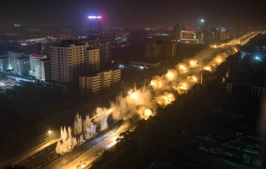 沌陽(yáng)高架爆破瞬間。