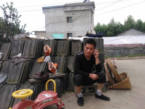 張輝忙于電話找工作，表示將自食其力。