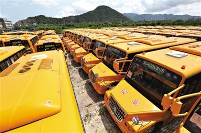 8月28日，浙江溫嶺，擱置農(nóng)村近1年的校車。