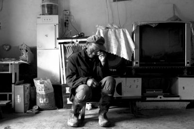 今年73歲的錢智遠(yuǎn)說(shuō)起女兒錢仁鳳不禁老淚縱橫。