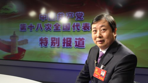 十八大代表，江蘇省江陰市華西村黨委書記、華西集團(tuán)董事長吳協(xié)恩