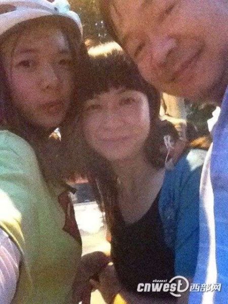 7月13日，廖靖文終于回到宜春家中，與父母團(tuán)聚。（圖片來(lái)源：西部網(wǎng)）