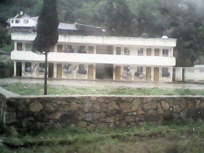 昨日，貴州畢節(jié)某小學(xué)，只有二、四、六三個(gè)年級(jí)，四年級(jí)學(xué)生30多名。讀者供圖